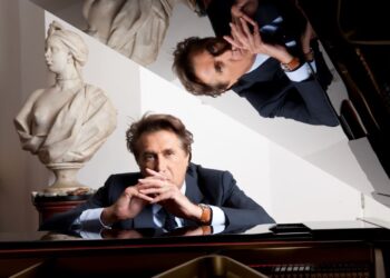 Bryan Ferry kündigt seine neue Werkschau an