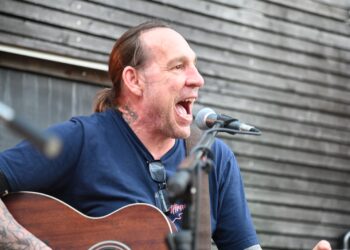 Live-Review! Gefeiertes Schwaben-Weekend in Waiblingen mit Waschbrett & Schtraisalts in Hochform