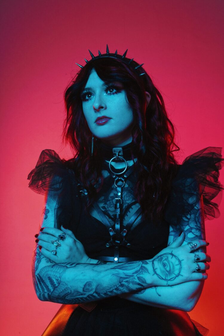 MOTHICA – Das Album „Kissing Death“ ab sofort! Neues Video online!