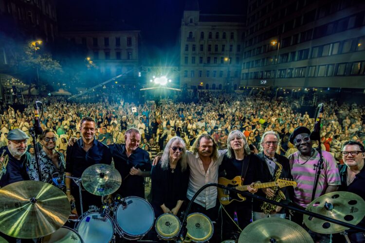 MANDOKI SOULMATES: A MEMORY OF OUR FUTURE – DELUXE EDITION