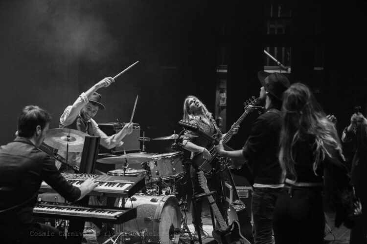 FLEETWOOD MAC BY COSMIC SURVIVAL