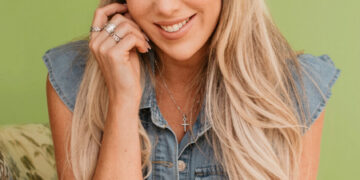 ANNEMARIE EILFELD: NEUGEBOREN