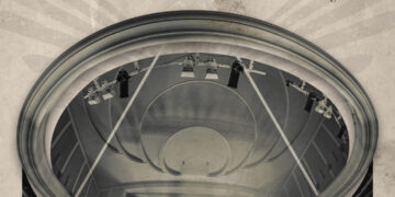 LONG DISTANCE CALLING: LIVE AT LICHTBURG