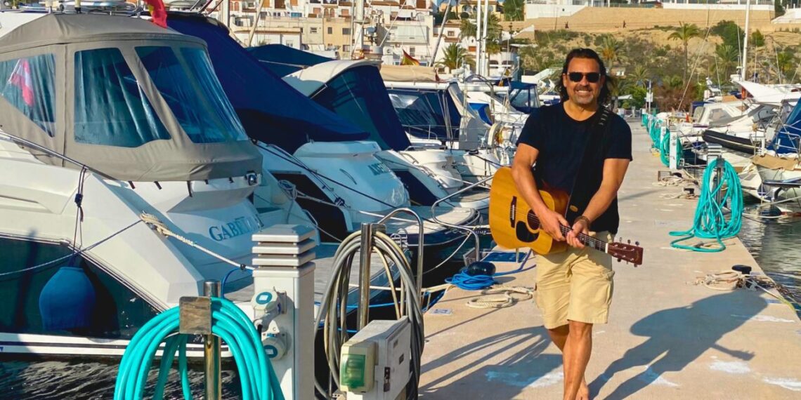 AUREL: EINMAL UM DIE GANZE WELT