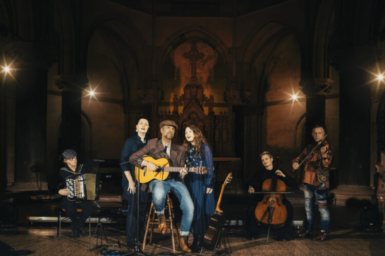 FIELD COMMANDER C. live