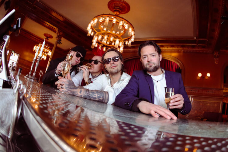 DIAMONDS AND GUNS: PAIN AND CHAMPAGNE