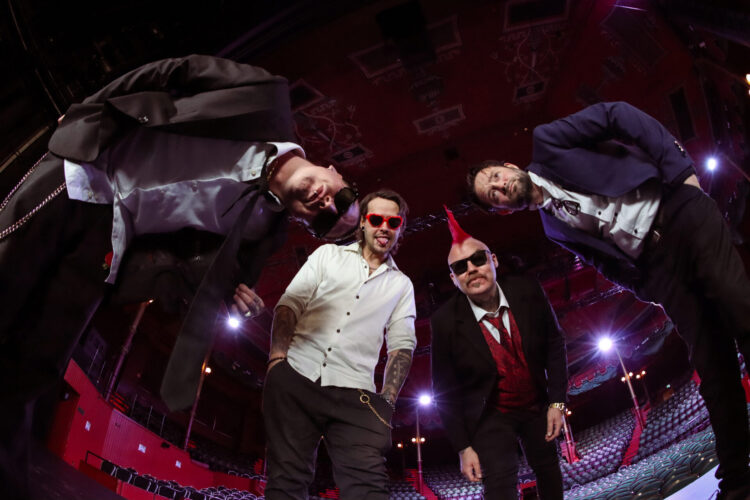 Diamonds and Guns: Vier Schwedenrocker auf dem Weg zum Rockolymp