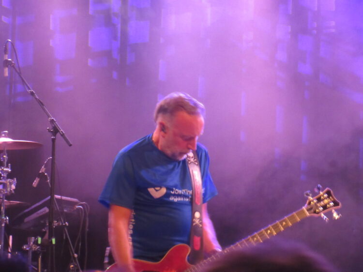 Live-Review! Peter Hook & The Light – 31.3. München, Technikum