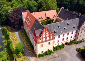 Walpurgisnacht Rock auf Schloss Trebsen: Drei Bühnen, sechs Bands und ein außergewöhnliches Open-Air-Erlebnis