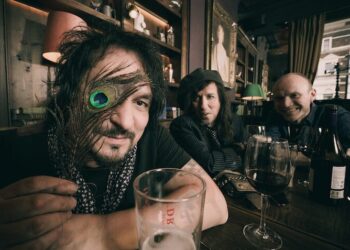 THE SIDESHOWS: THE SIDESHOWS