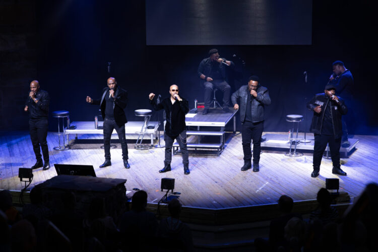 NATURALLY 7 live im Herbst