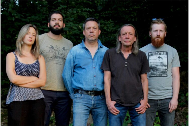 Mick Scheuerle & The Rainbow Turtles veröffentlichen neue LP „Doubts and Demons“