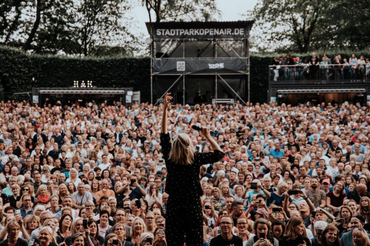 LESLIE CLIO auf Akustiktour 2027